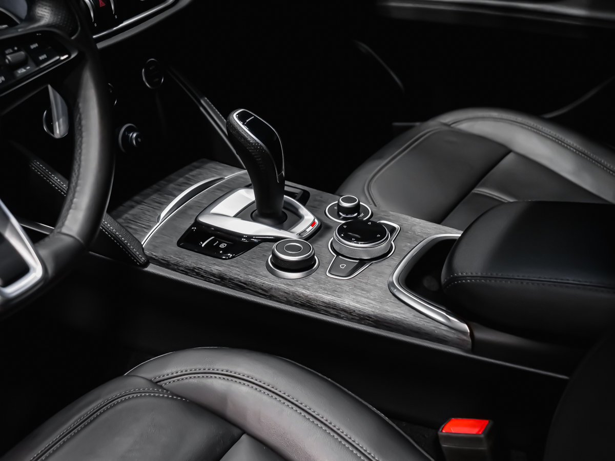 Alfa Romeo Stelvio Sprint 2023 Gris Montréal - photo #6