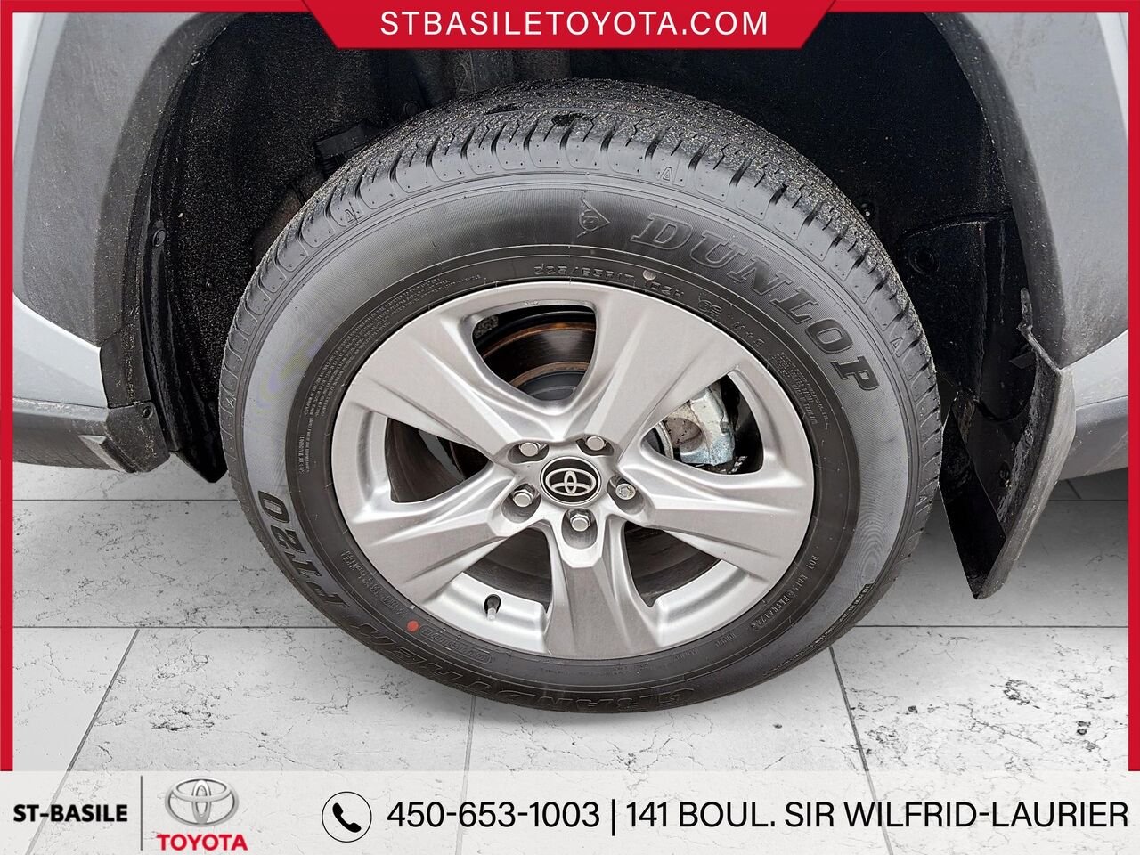 2025 Toyota RAV4 Silver Sky Metallic Saint-Basile-le-Grand - photo #9