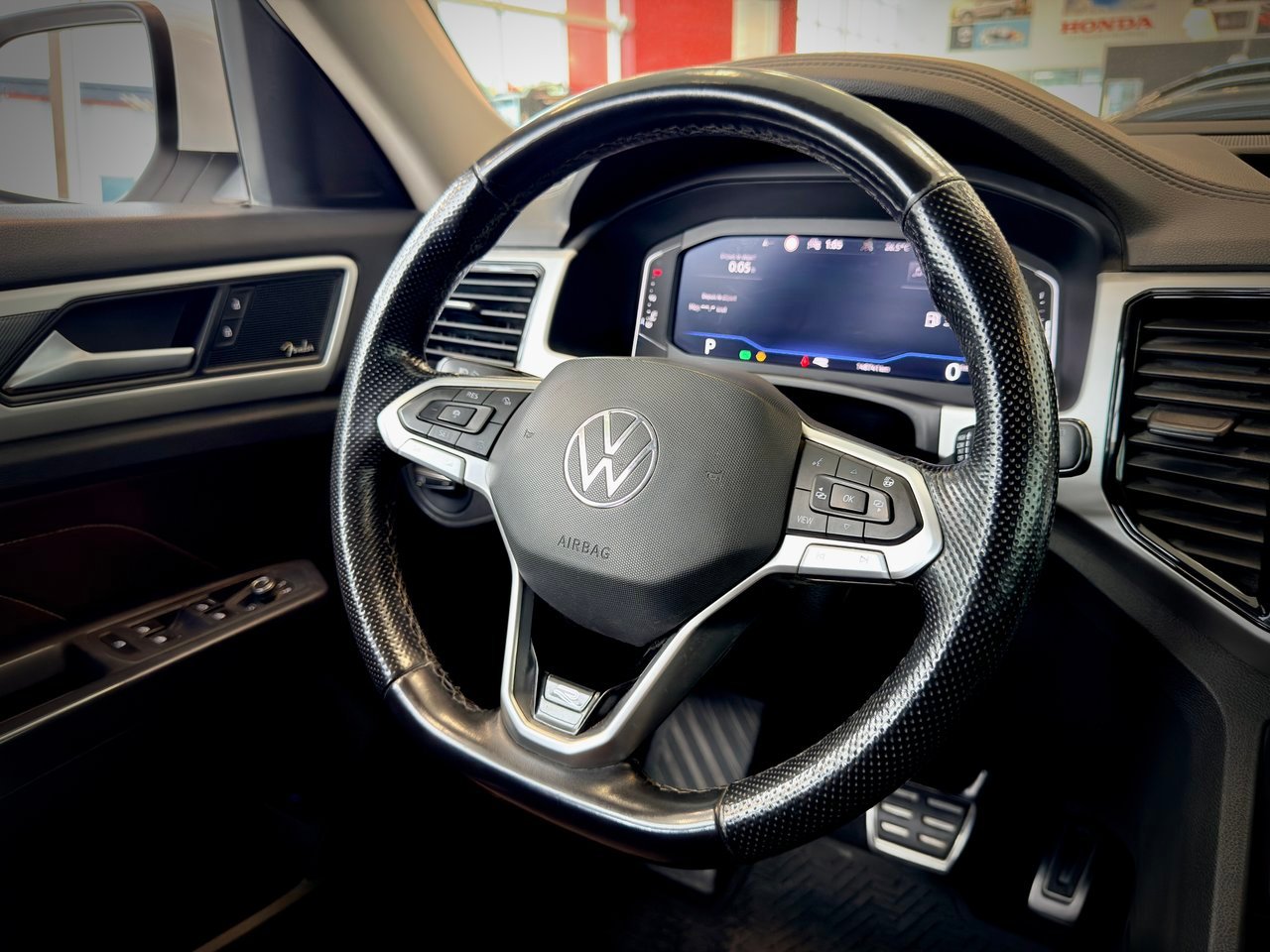 2021 Volkswagen Atlas White Notre-Dame-des-Prairies - photo #24