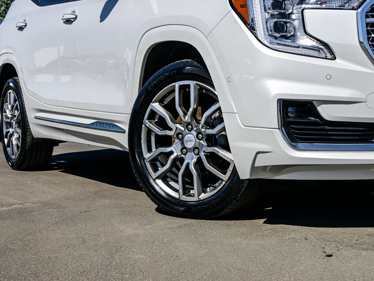 2022 GMC Terrain AWD 4dr Denali White Sherwood Park - photo #5