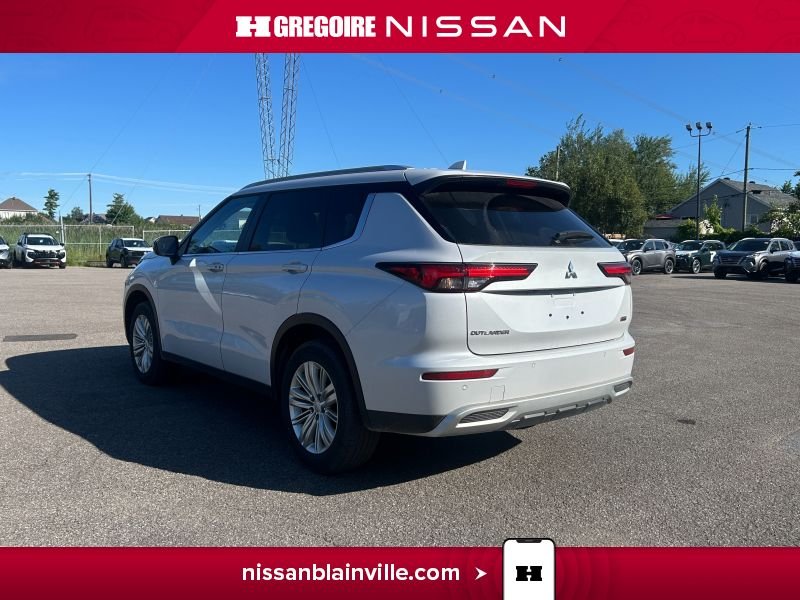 2024 Mitsubishi Outlander White Laval - photo #12