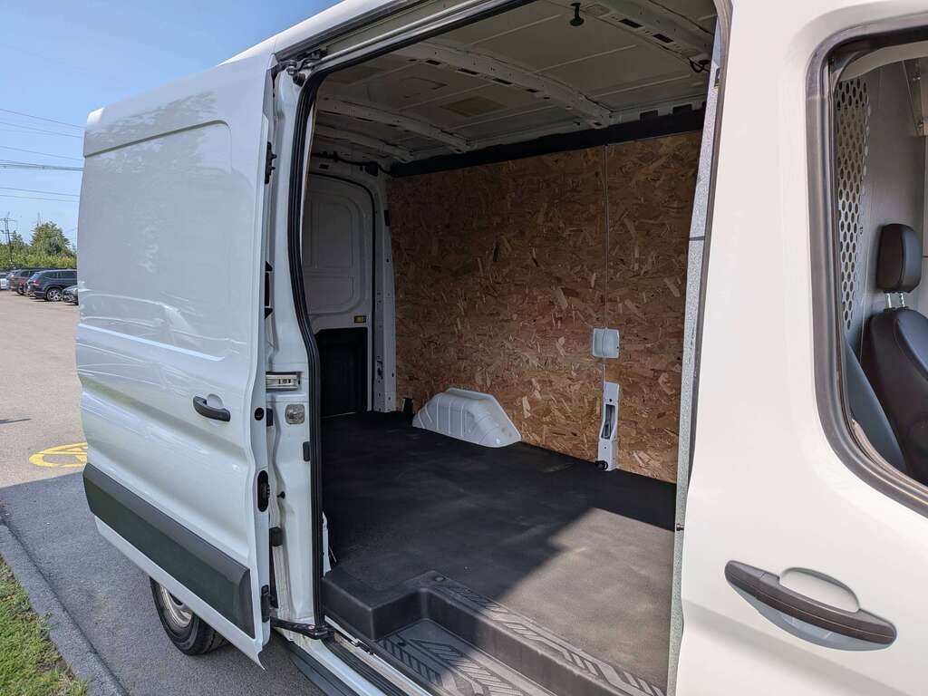 Ford Transit Cargo Van T-250 130" Med Rf 9070 GVWR RWD 2022 Blanc Val-David - photo #11