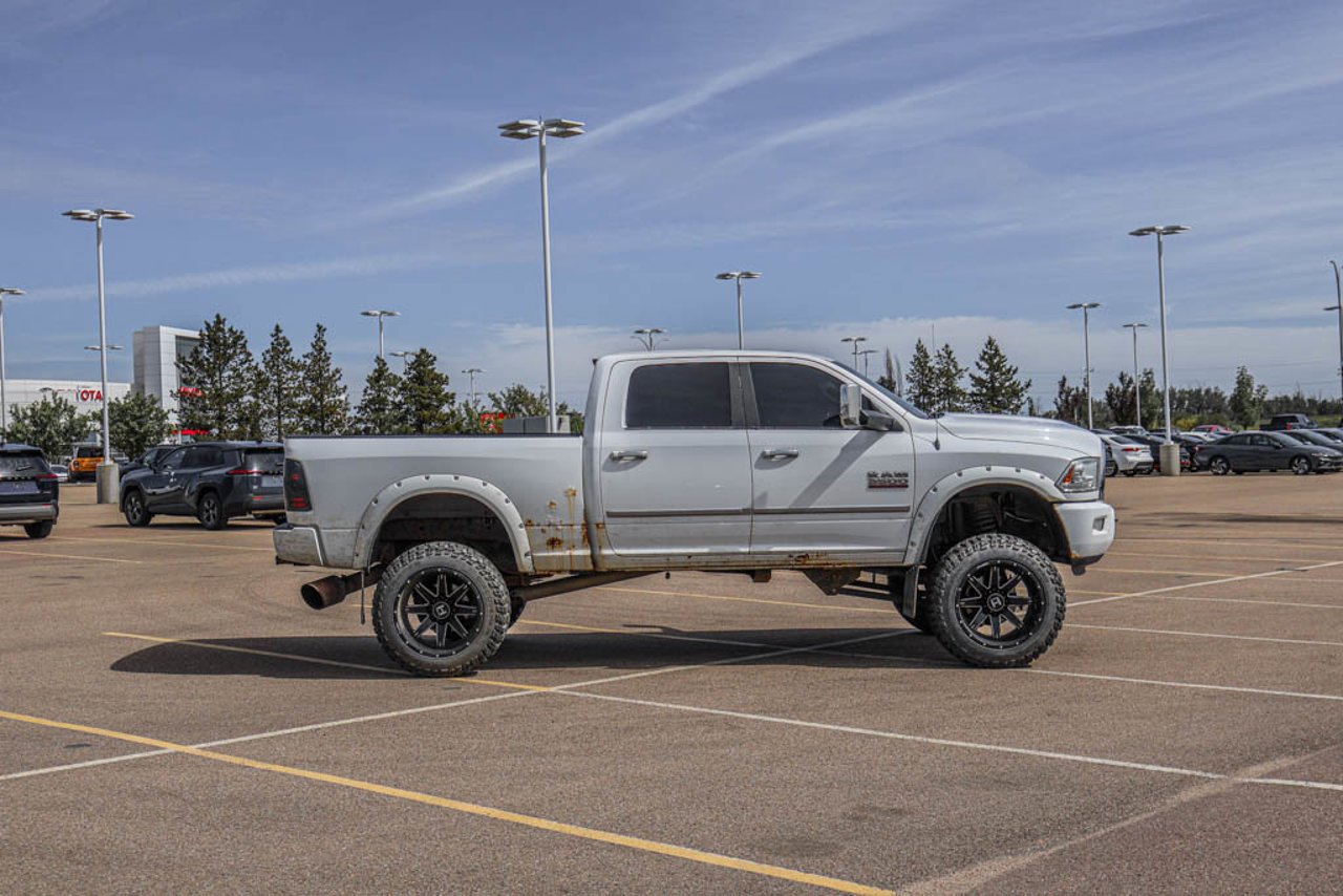 2013 Ram 3500 4WD Crew Cab 149 Laramie White Sherwood Park - photo #9