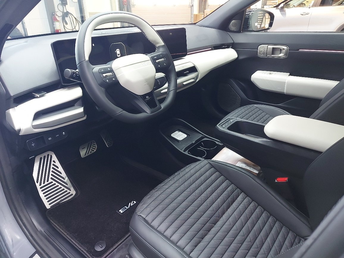 2026 Kia EV4 Shale Grey Blainville - photo #11