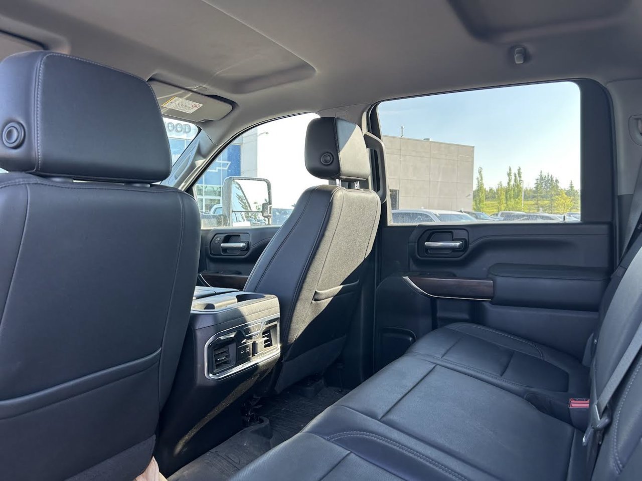2023 GMC Sierra 3500HD 4WD Crew Cab 159 SLT White Sherwood Park - photo #5
