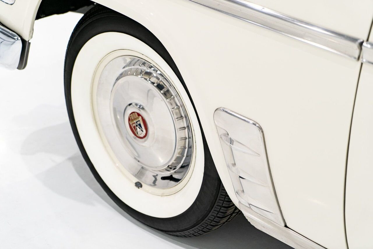 1954 Ford Crestline Skyliner rare glass top long term ownership White Montreal - photo #45