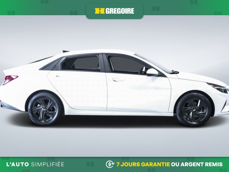 Hyundai Elantra 2022 Blanc Laval - photo #10