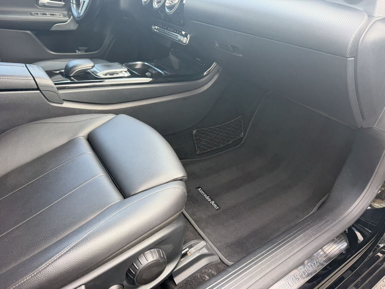 Mercedes-Benz Classe A A 250 à hayon 2019 Noir Laval - photo #18