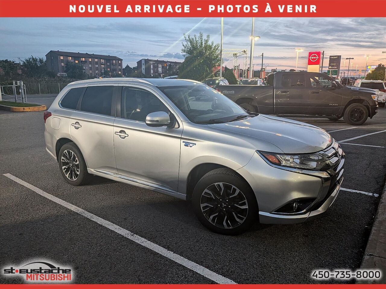 Silver 2018 Mitsubishi Outlander Hybrid Plug-in SUV / Crossover Continuously Variable Transmission