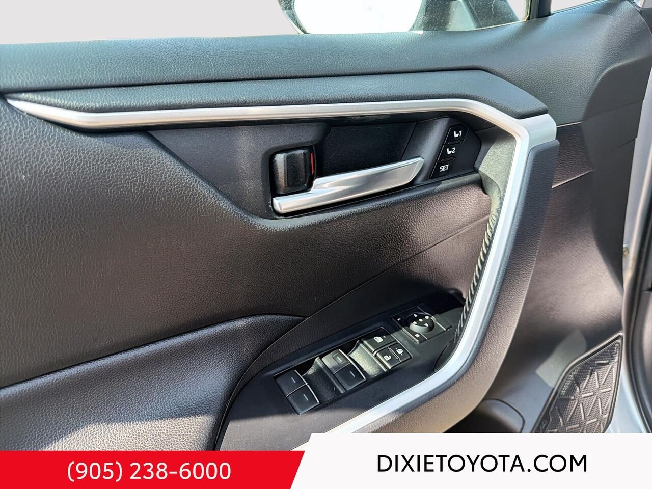 2022 Toyota RAV4 XLE PREMIUM AWD / HEATED SEATS / MOONROOF / LEATHER SURFACE / CARPLAY AND ANDROID AUTO Silver Sky Metallic Mississauga - photo #7