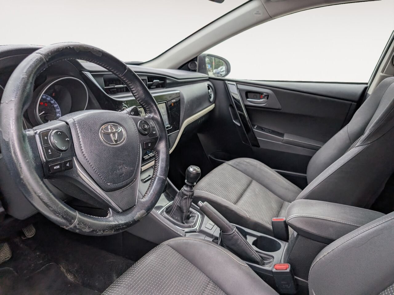 Toyota Corolla iM BASE/SIÈGES CHAUFFANTS/CAMÉRA DE RECUL/BLUETOOTH/AC 2018 Blanc Sherbrooke - photo #6