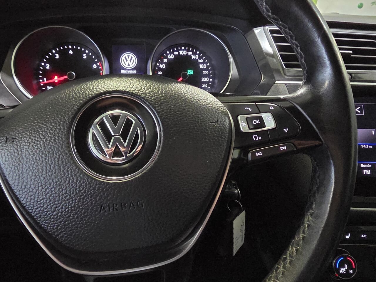 Volkswagen Tiguan 2018 Gris Longueuil, - photo #18