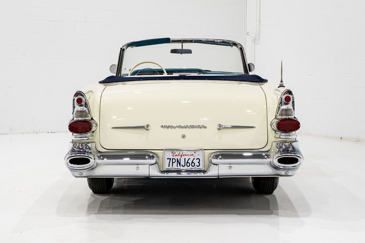 1957 Pontiac Bonneville *PRICE IN USD* Fuel injected 347/315HP 1 of 630 produced White Montreal - photo #22