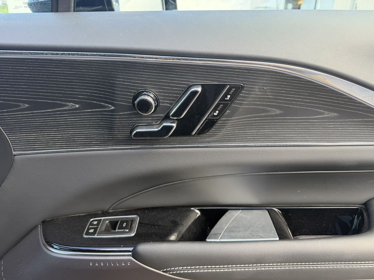 Cadillac LYRIQ LUXURY AWD FINANCEMENT À PARTIR DE 0.99% 2024 Noir Laval - photo #17