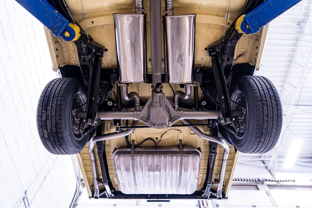 1965 Chevrolet Impala SS *PRIX EN USD* 396/325HP 4spd frame off restoration Yellow Montreal - photo #23