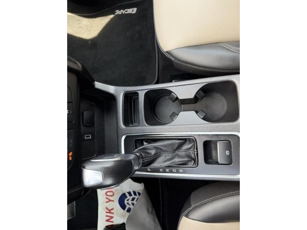 2019 Ford Escape Red Saint-Basile-le-Grand - photo #17
