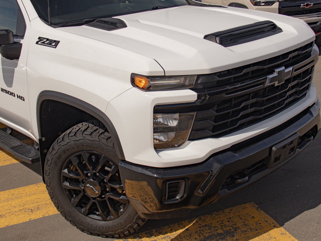 2025 Chevrolet Silverado 2500HD 4WD Crew Cab 159 Custom White Sherwood Park - photo #14