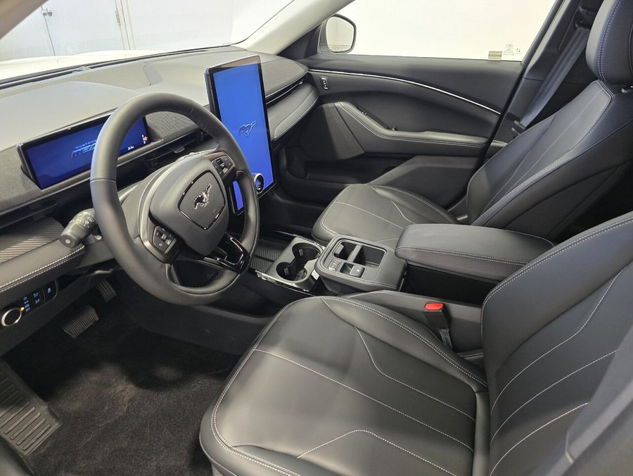 Ford Mustang Mach-E 2026 Blanc astral métallisé trois couches