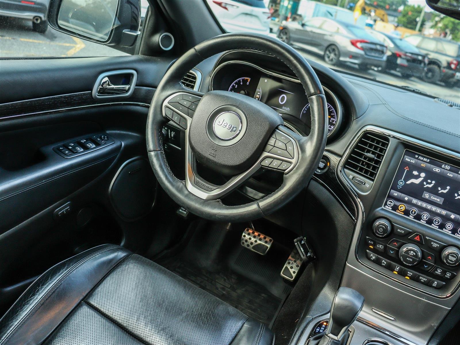 Jeep Grand Cherokee Overland 2018 Black Ottawa & Gatineau - photo #12