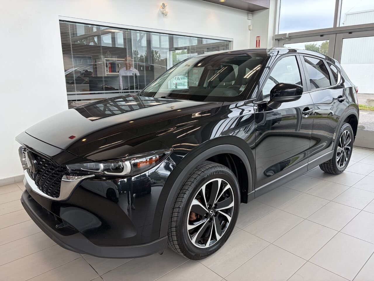 Mazda CX-5 2022 Noir Notre-Dame-des-Prairies - photo #0