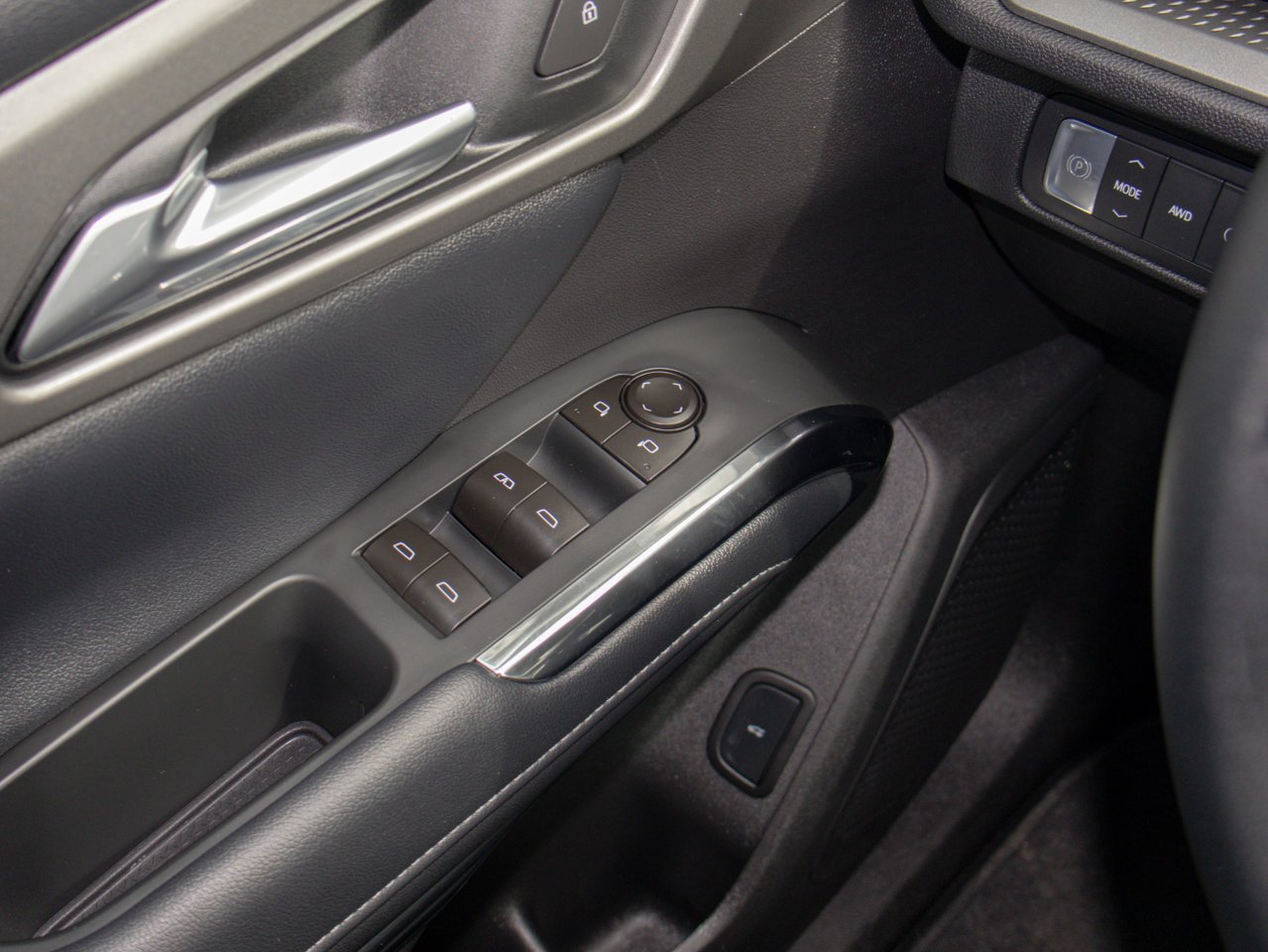 2026 Chevrolet Traverse AWD 4dr LT Black Sherwood Park - photo #18