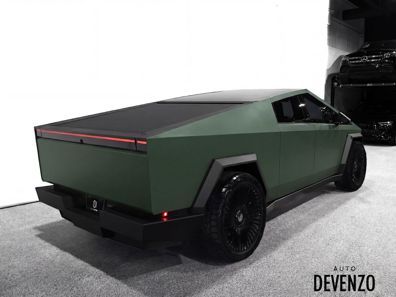 2024 Tesla Cybertruck Silver Saint-Eustache - photo #2