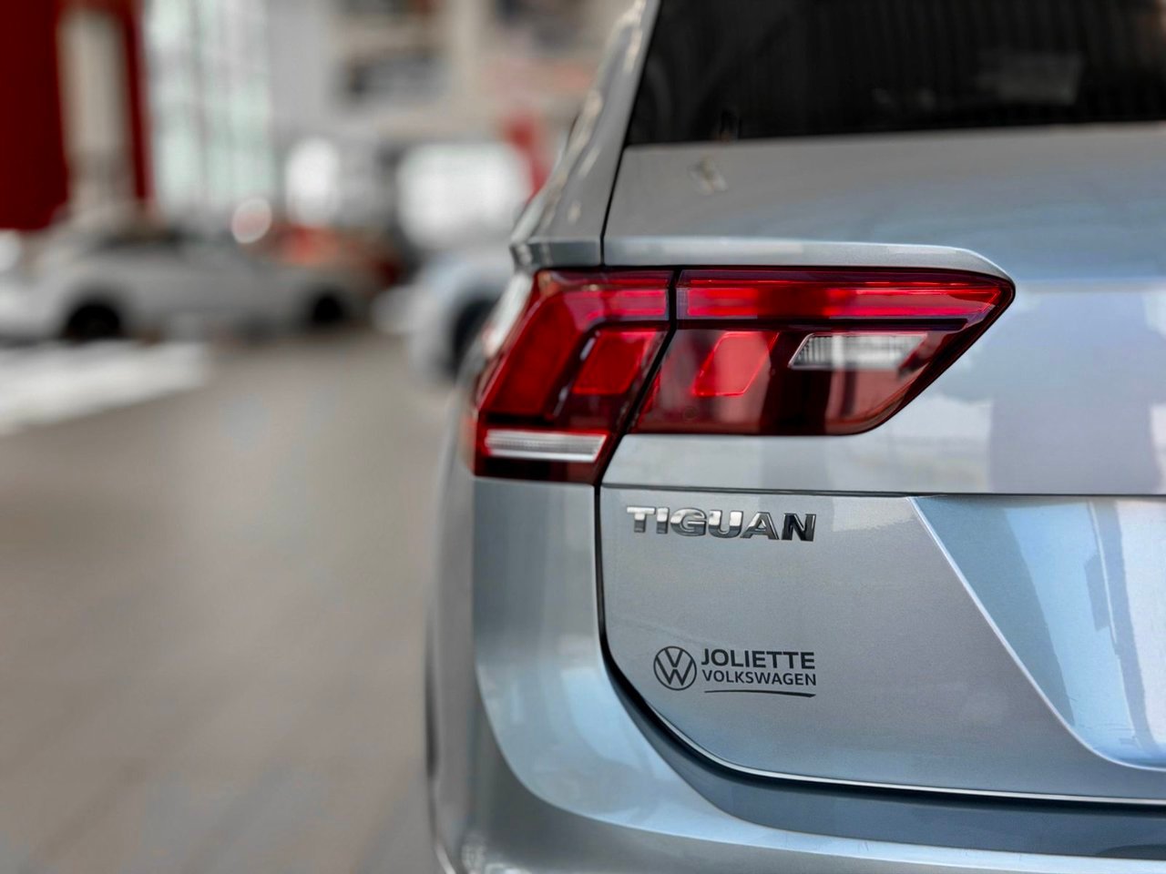 2021 Volkswagen Tiguan Silver Notre-Dame-des-Prairies - photo #12