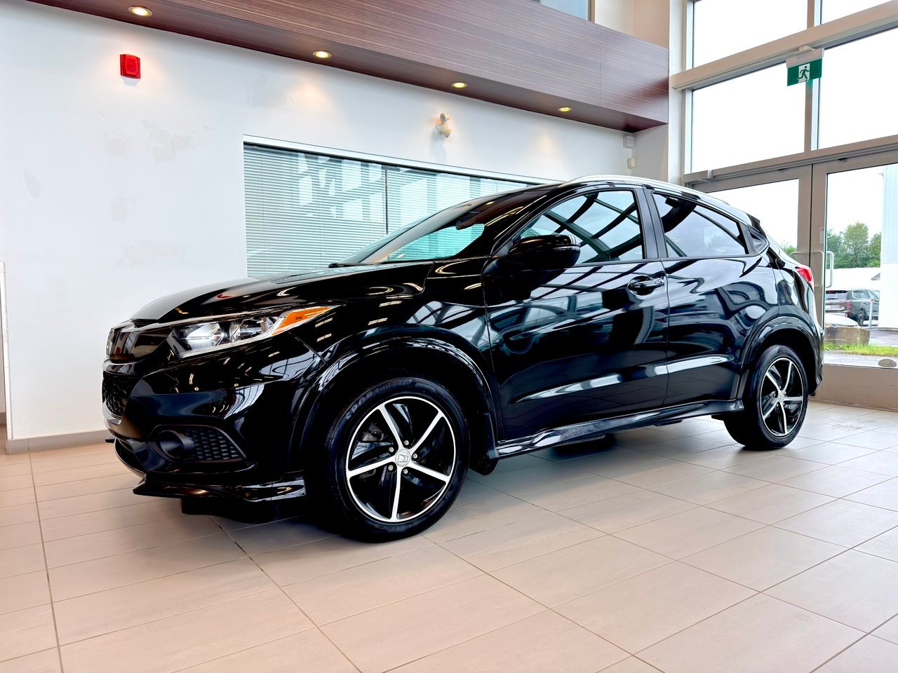 2021 Honda HR-V Black Notre-Dame-des-Prairies - photo #1