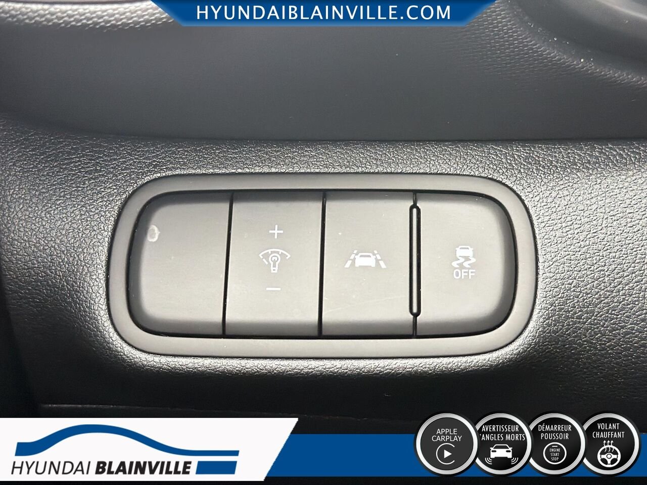 Hyundai Venue 2022 Rouge Blainville - photo #10