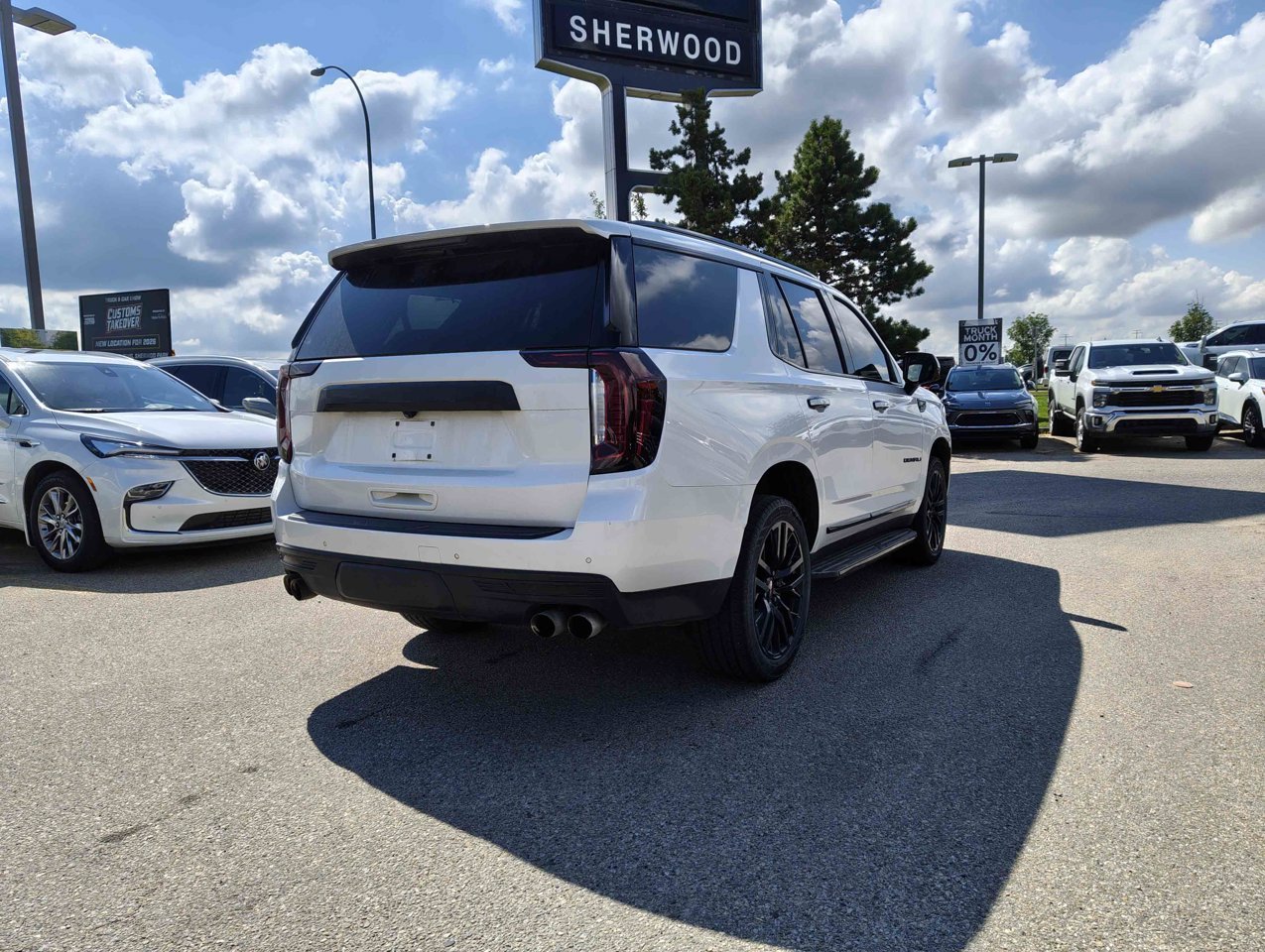 2021 GMC Yukon 4WD 4dr Denali White Sherwood Park - photo #5