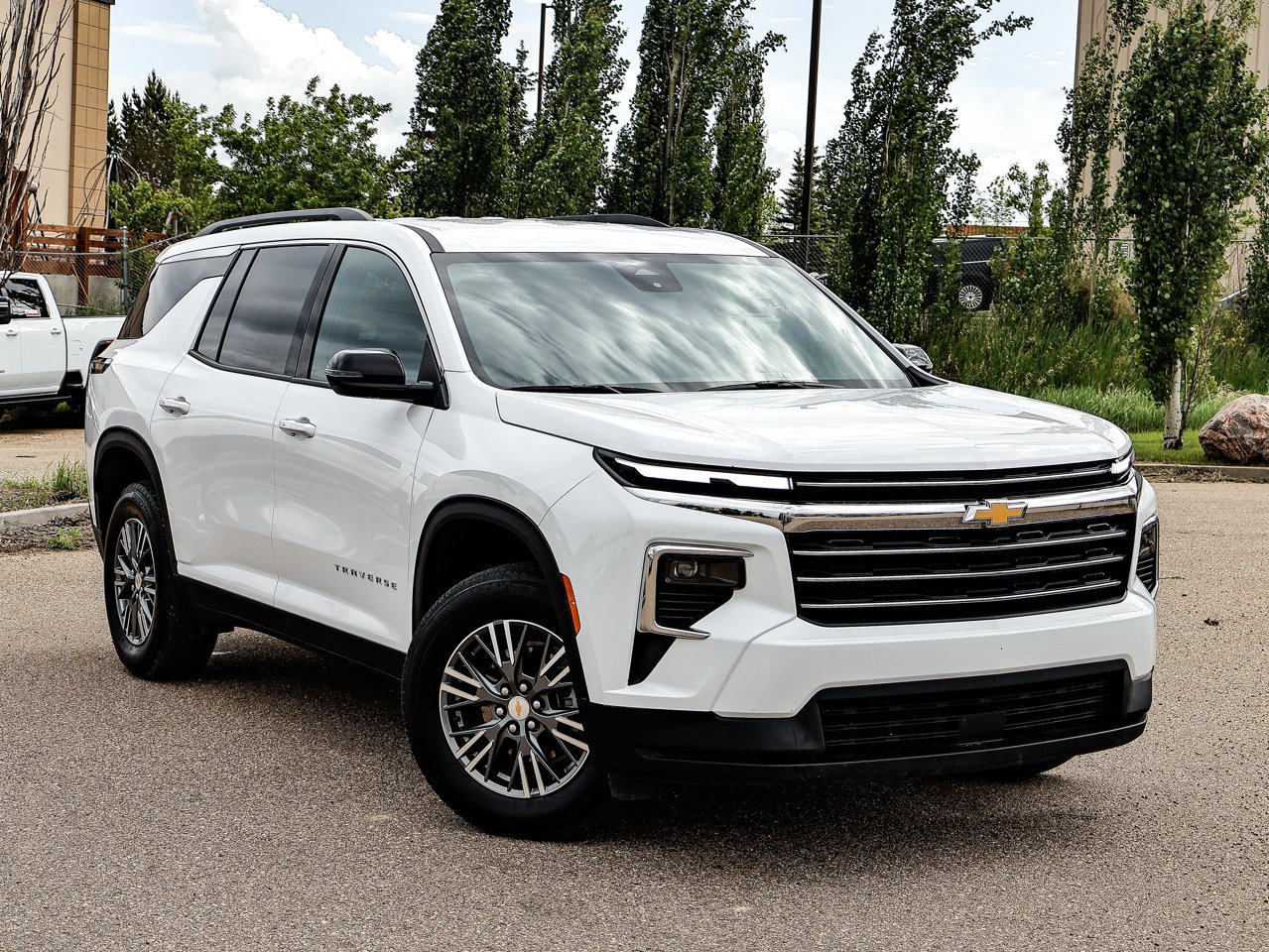 2026 Chevrolet Traverse AWD 4dr LT White Sherwood Park - photo #1