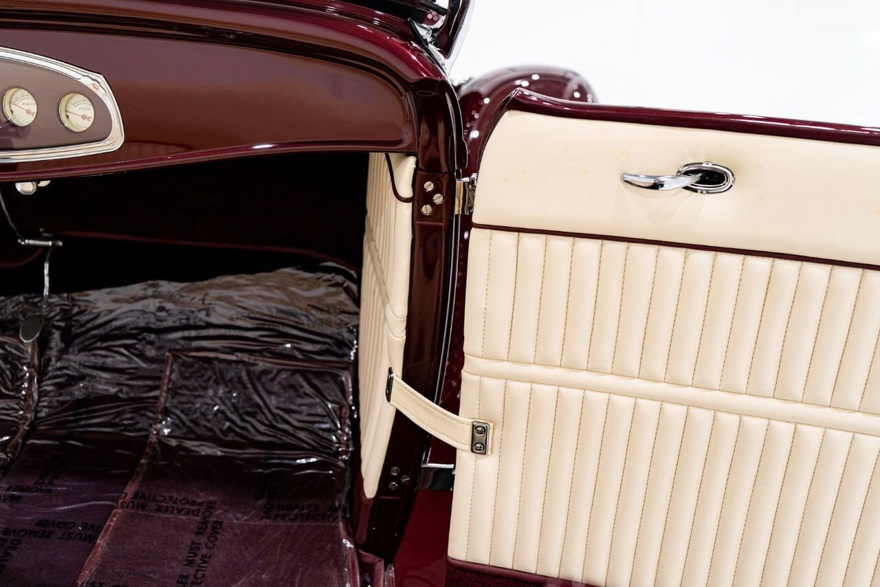 1932 Ford Highboy Lobeck creation spectacular presentation **PRICE IN USD** Red Montreal - photo #58