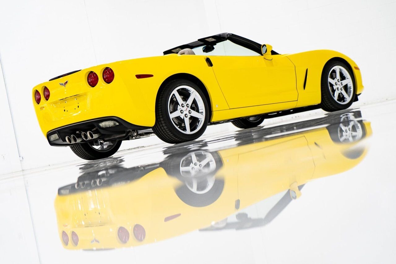2008 Chevrolet Corvette PRIX EN USD | With Only 900km (563mi) From New With Window Sticker Yellow Montreal - photo #79