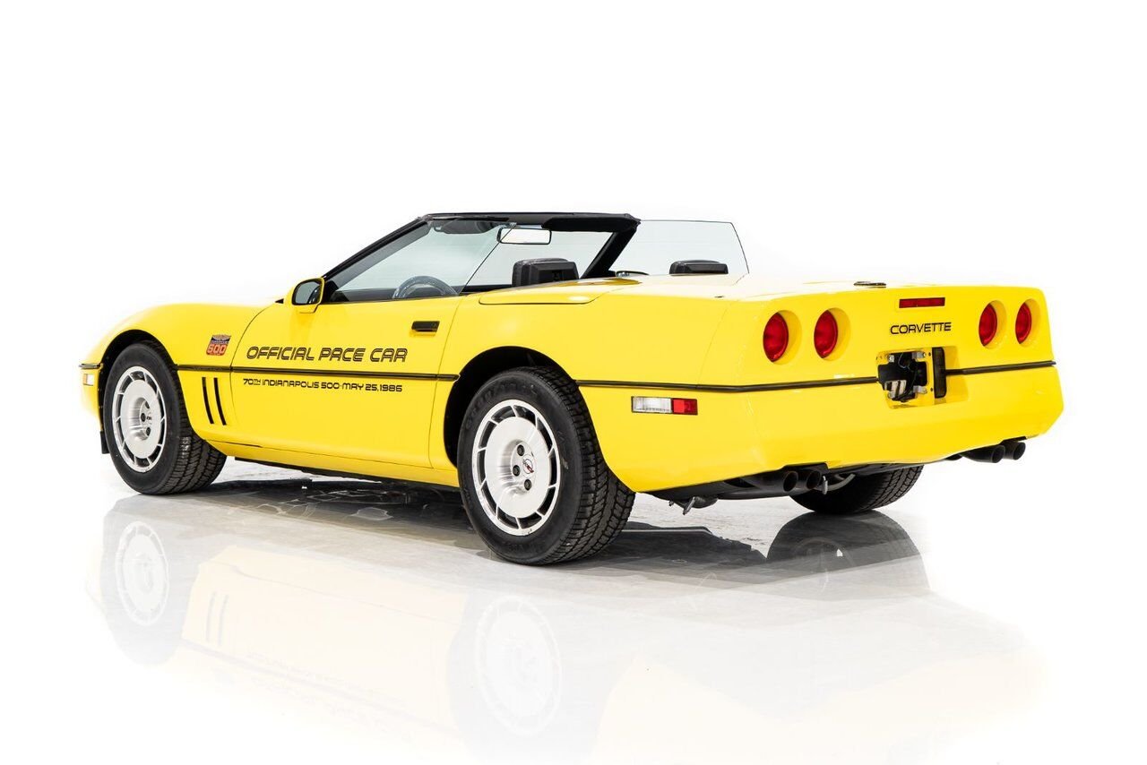Chevrolet Corvette Pace Car livery with only 17,380km (10,800miles) 1986 Jaune Montréal - photo #41