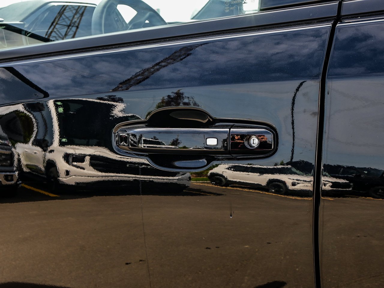 2024 GMC Sierra 1500 4WD Crew Cab 147 Elevation Black Sherwood Park - photo #7