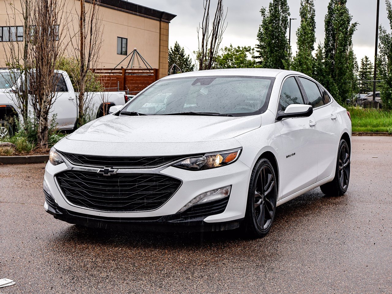 2024 Chevrolet Malibu 4dr Sdn 1LT White Sherwood Park - photo #3