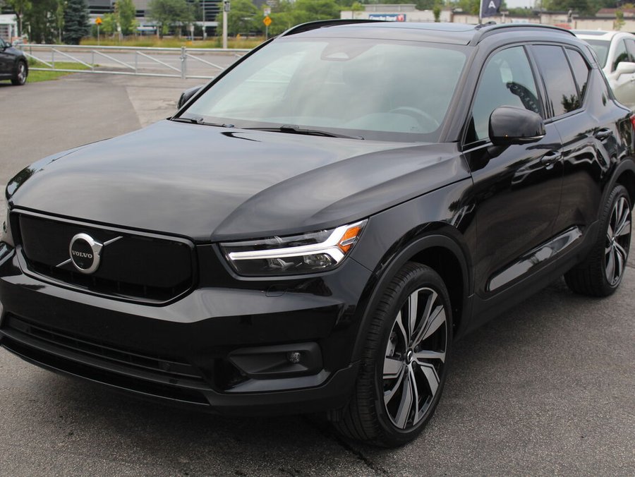 2021 Volvo XC40 2021 Black