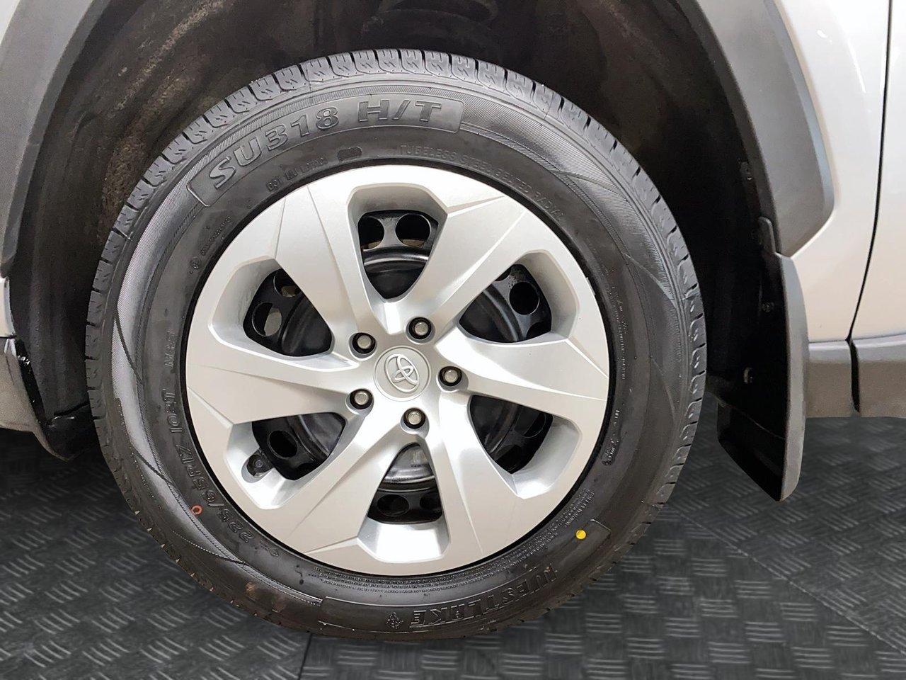 2022 Toyota RAV4 VIN 2T3B1RFV2NW261100 Grey Chicoutimi - photo #6