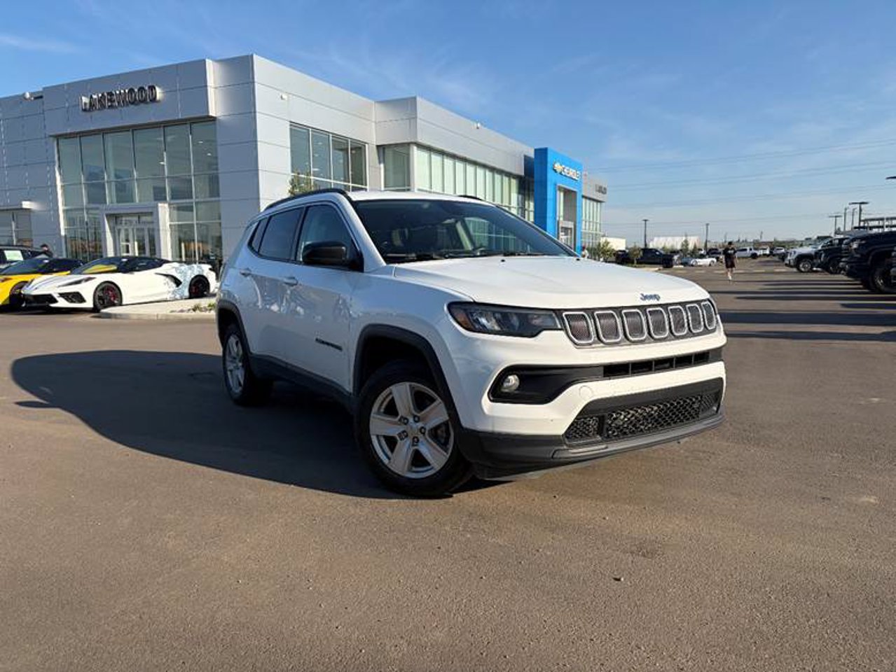 2022 Jeep Compass North 4x4 White Sherwood Park - photo #1