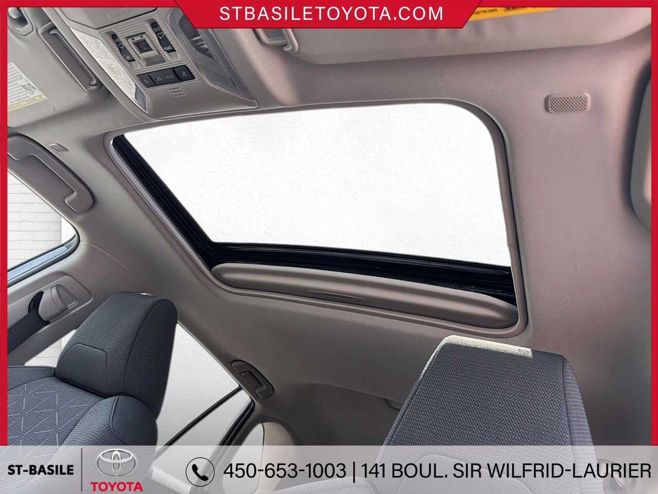 2025 TOYOTA RAV4 Magnetic Grey Metallic Saint-Basile-le-Grand - photo #17