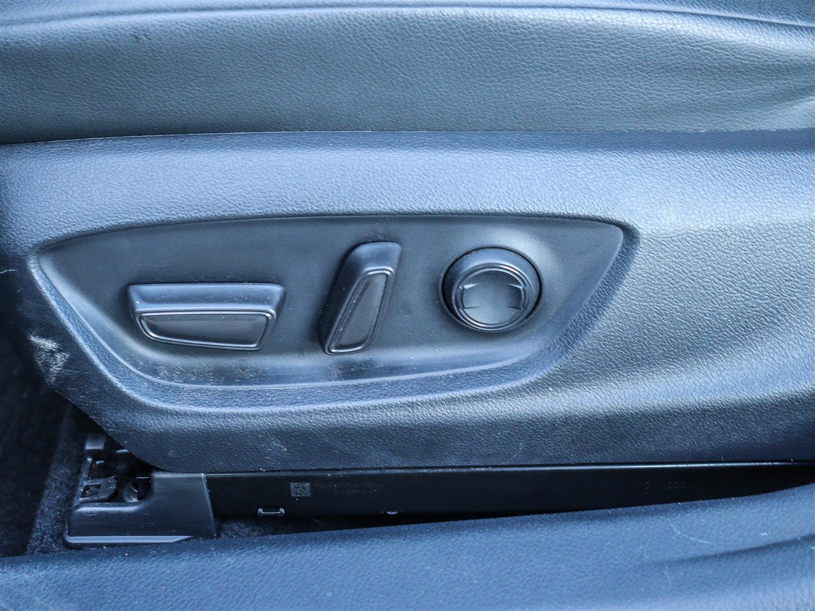 2024 Toyota Camry SE Ottawa & Gatineau - photo #6