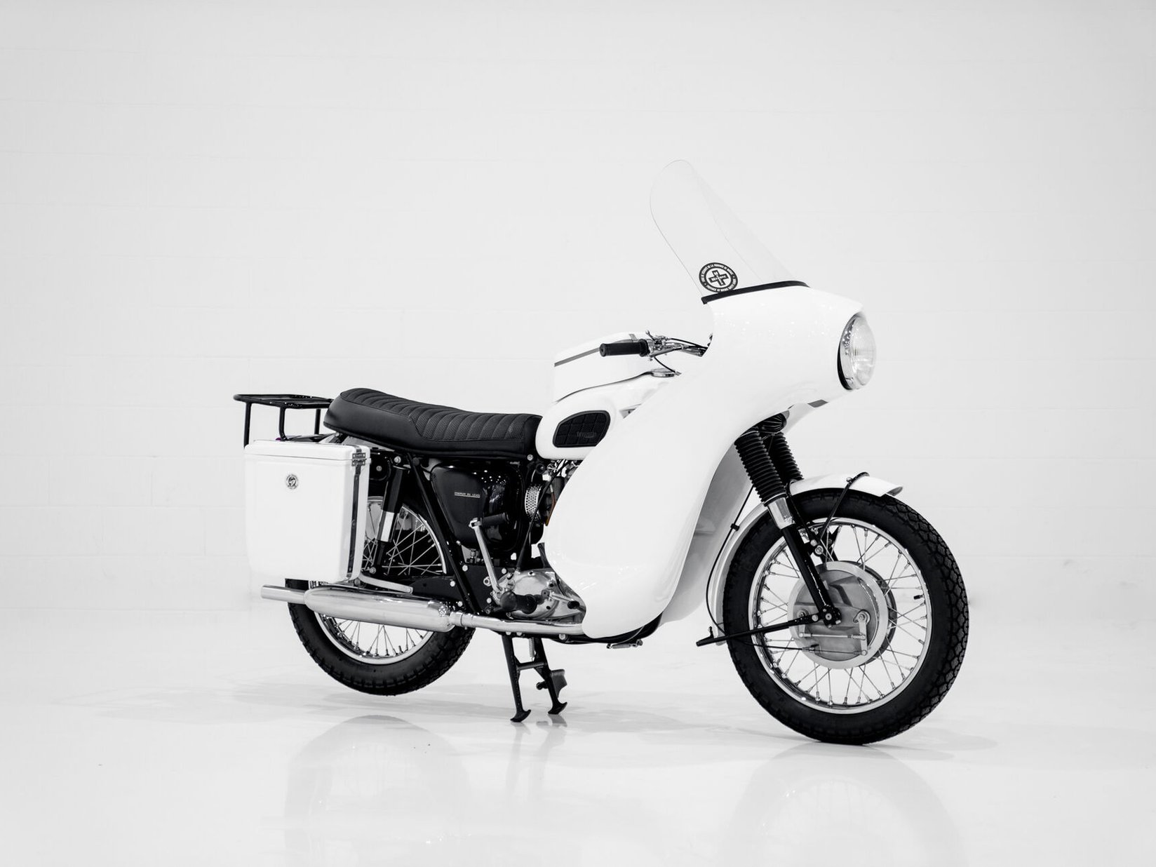 Triumph Trophy TR6P Saint 1968 Blanc Montréal - photo #3