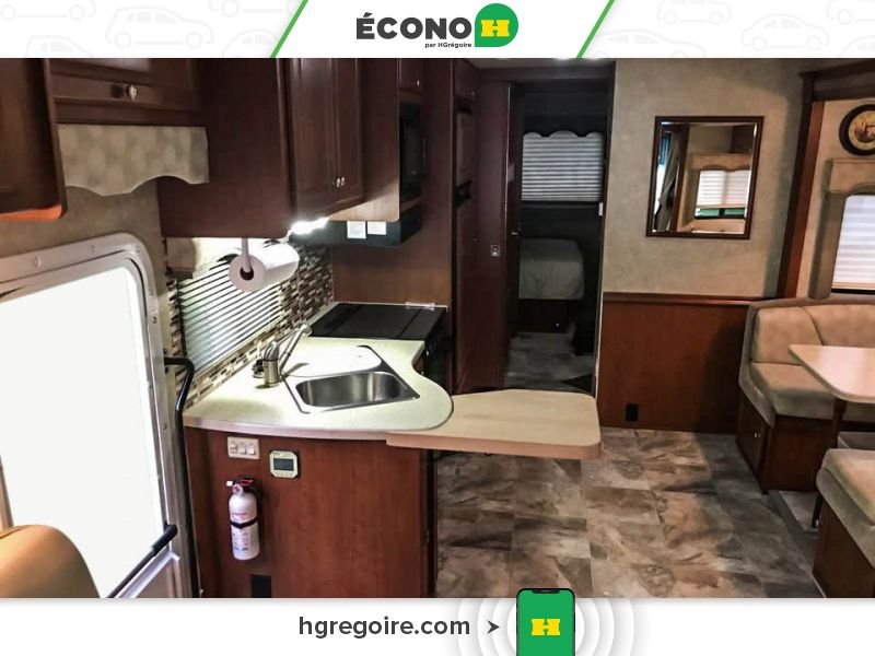 Ford Super Duty F-550 Motorhome 2007 Blanc Blainville - photo #6
