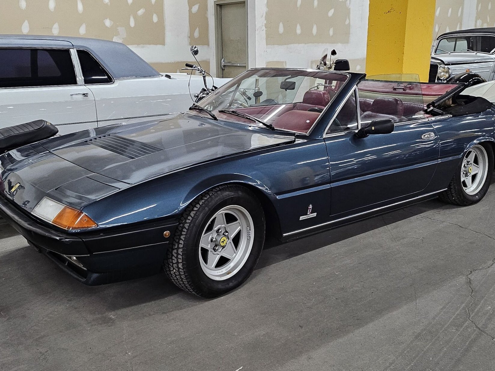 Ferrari 400 i *PRIX EN USD* VOITURE EN MILES 1984 Bleu Montréal - photo #0