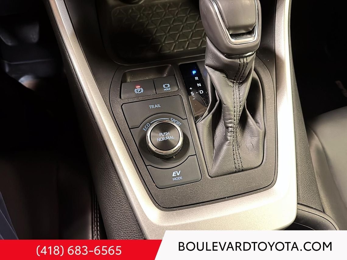Toyota RAV4 99166A-80 | XLE HYBRIDE, AWD 2024 Rouge rubis nacré Québec - photo #18