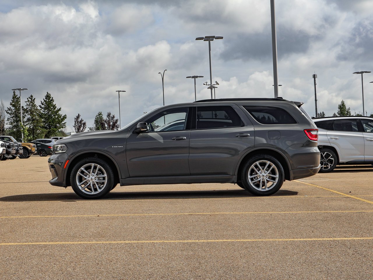 2024 Dodge Durango R/T AWD Grey Sherwood Park - photo #4