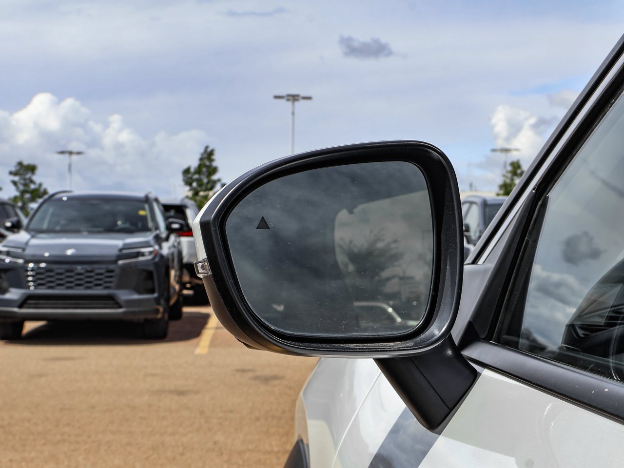 2024 Nissan Rogue AWD SV Moonroof White Sherwood Park - photo #12