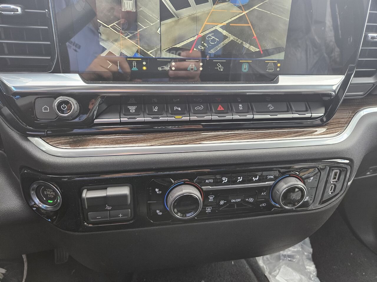 2026 Chevrolet Silverado 2500HD LT cabine multiplace 4RM 159 po SUMMIT WHITE Thetford Mines - photo #12