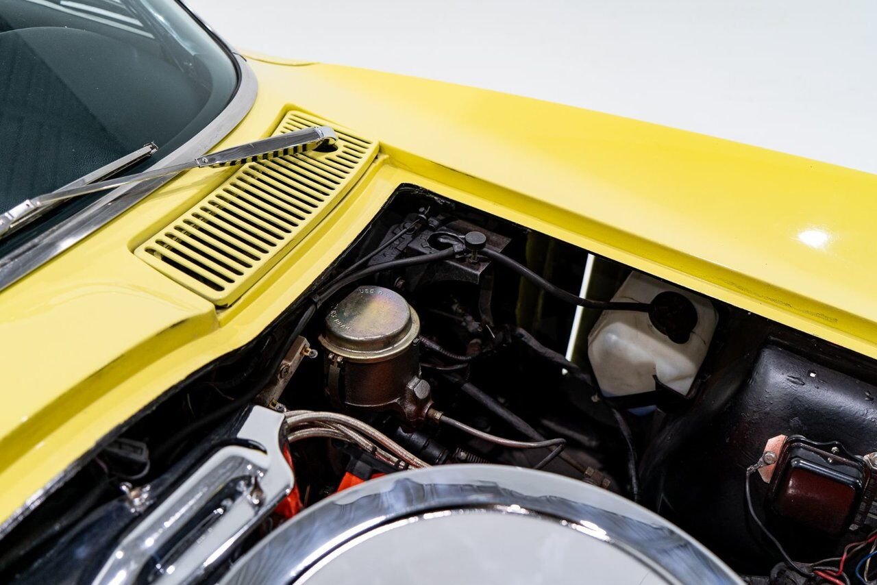 Chevrolet Corvette Matching# 427/425HP IP Code **PRICE IN USD** 1966 Jaune Montréal - photo #59