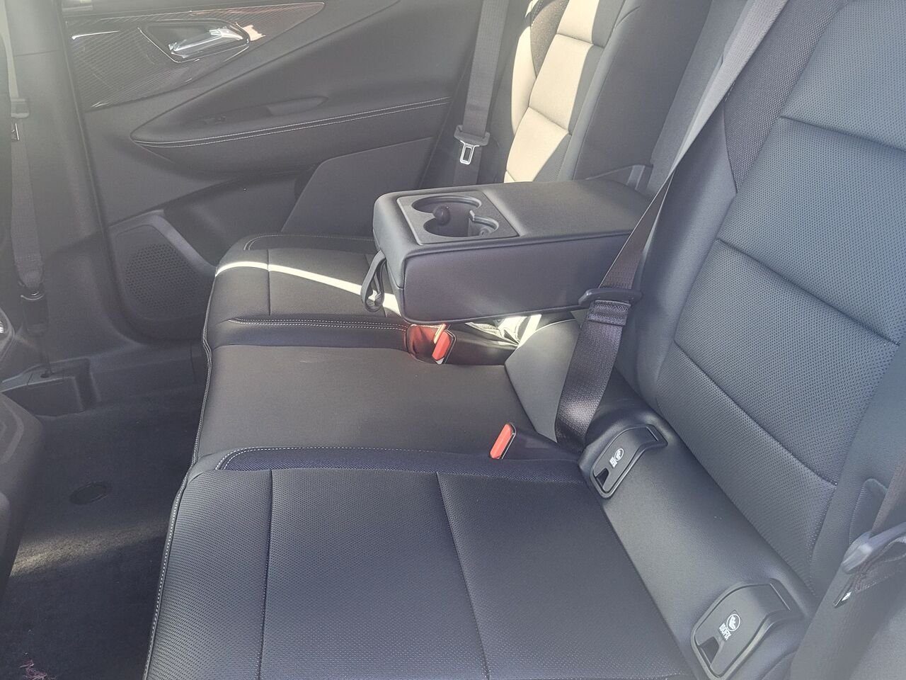 2026 Chevrolet Blazer EV Traction intégrale, 4 portes LT RIPTIDE BLUE METALLIC Thetford Mines - photo #12